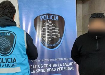 Detienen a un falso médico que atendía un consultorio oftalmológico clandestino en el Barrio 31