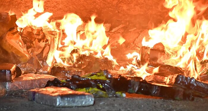 Cuarta quema de droga en el año: 300 panes de cocaína y marihuana fueron destruidos