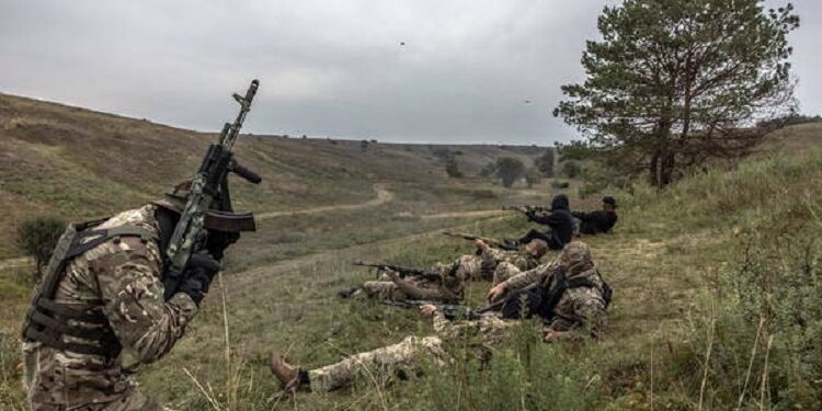 El enviado del Papa en medio de los disparos