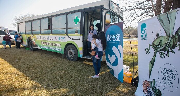 Un colectivo sanitario recorre las provincias del norte del país para brindar atención gratuita en distintas especialidades médicas
