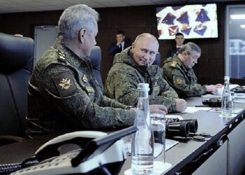 Vladimir Putin presente en ejercicios militares con China