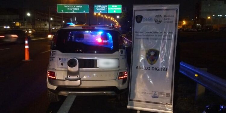 Un detenido con un auto robado en la General Paz