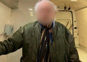 Cae abuelo que comercializaba droga desde su local de antigüedades en Flores