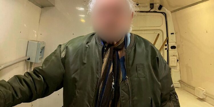 Cae abuelo que comercializaba droga desde su local de antigüedades en Flores