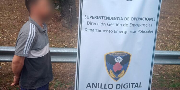 Detuvieron en Mataderos a un hombre que circulaba en auto robado y con documentación apócrifa