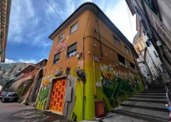 Un impactante e inédito «eco-mural» en Carrara