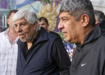 Camioneros firmó su paritaria: 107% de aumento y un bono de $100 mil