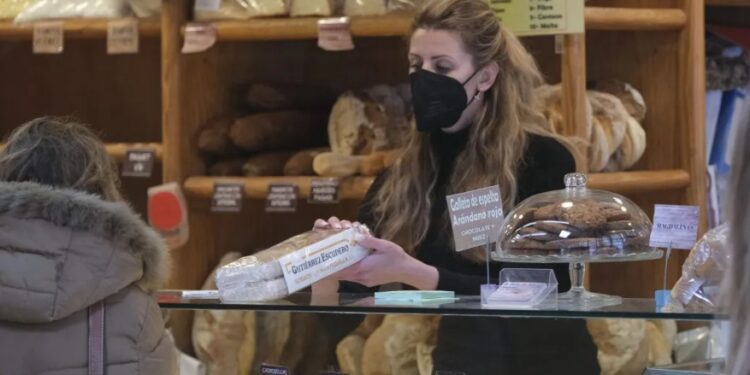 La subida de la luz y la falta de relevo amenazan a las panaderías tradicionales