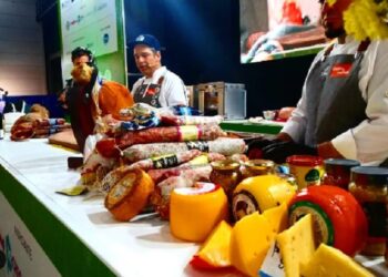 Quesos rosados para concientizar sobre el cáncer de mama