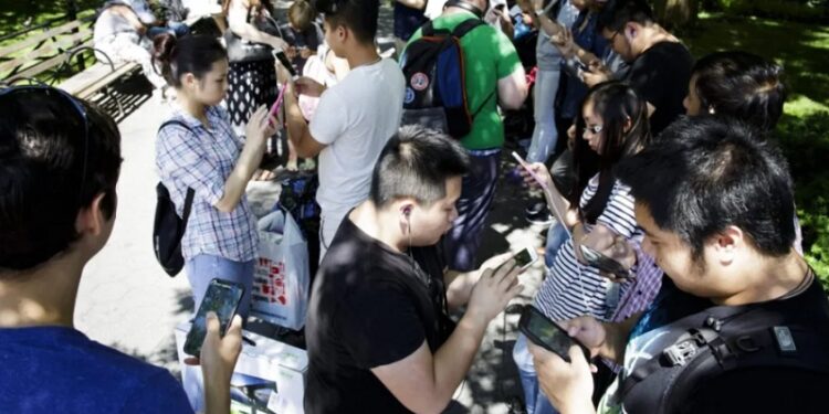 Los nativos digitales más expuestos a la manipulación de las redes sociales