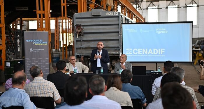 Transporte y Ferrocarriles Argentinos encabezaron encuentro con empresas ferropartistas en Tucumán