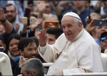 El Papa reiteró su disponibilidad para mediar por la paz en Ucrania