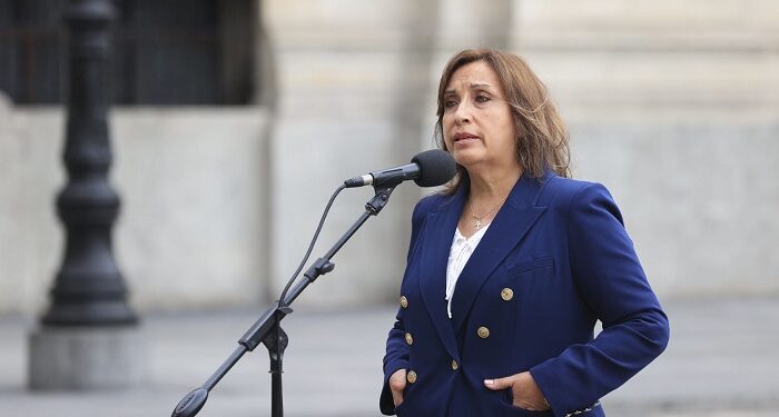 Boluarte no cierra la puerta a un posible adelantamiento de las elecciones y crecen las protestas