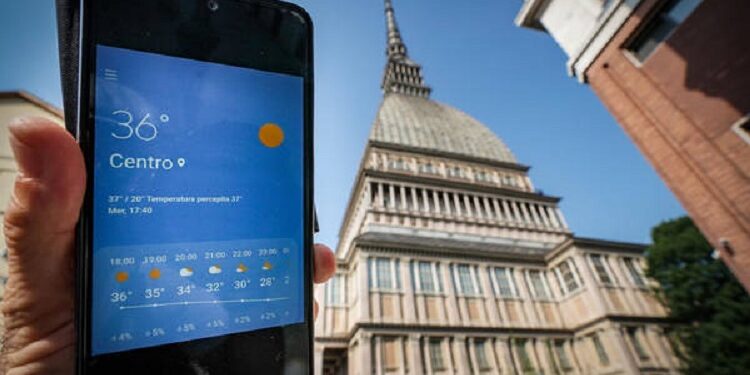 Los italianos pasan un tercio de su vida online