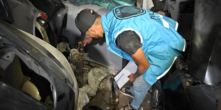 Clausuran en Constitución taller mecánico tras hallar un vehículo con pedido de secuestro por hurto