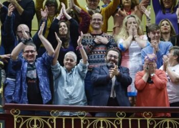El Congreso aprueba en España, la ley trans con la abstención de la socialista Carmen Calvo