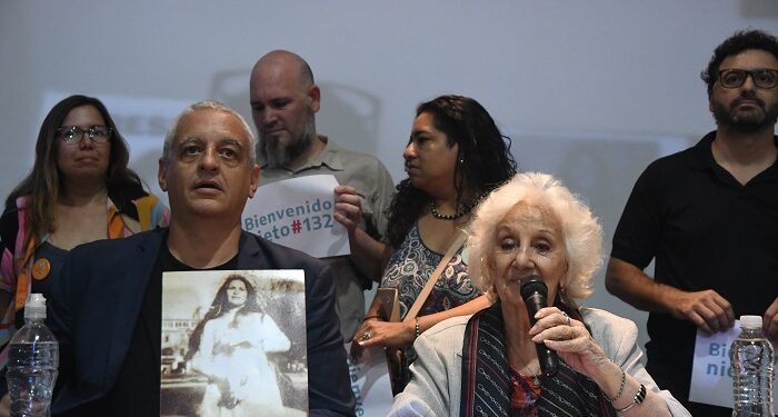 Anuncian la restitución de identidad del nieto 132, hijo de una desaparecida en 1976