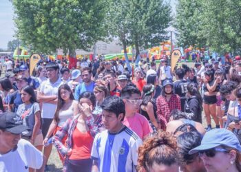 Más de  5.000 jóvenes formaron parte del cierre de año del programa “Adolescencias” en la Ciudad