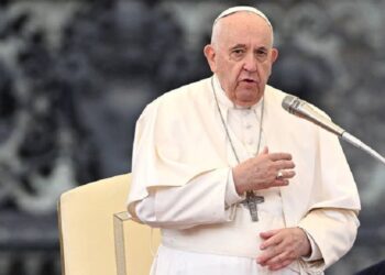 Papa Francisco: «Firmé mi renuncia en caso de impedimento»
