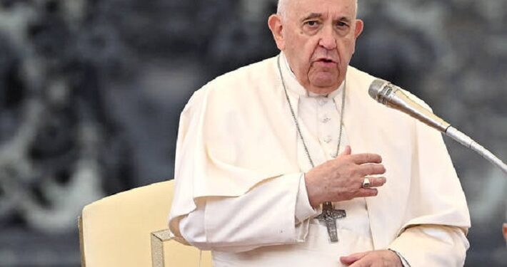 Papa Francisco: «Firmé mi renuncia en caso de impedimento»