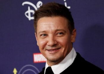 El actor Jeremy Renner tuvo un grave accidente en la nieve