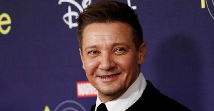 El actor Jeremy Renner tuvo un grave accidente en la nieve