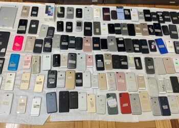 Clausuran dos locales de telefonía por celulares denunciados por robo