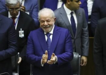 Lula jura como presidente de Brasil y expone su agenda como líder latinoamericano
