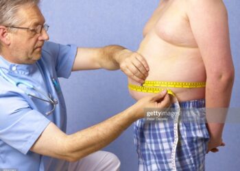 La obesidad baja en los niños españoles pero hacen menos deporte, comen peor y están más tristes tras la pandemia