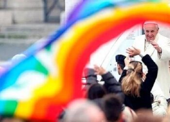 Papa Francisco: «Dios no rechaza a los homosexuales ¿Quién soy yo para juzgar?»