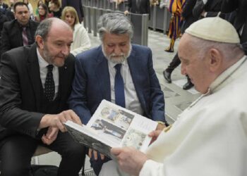 Papa Francisco: «La homosexualidad no es un crimen»