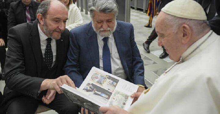 Papa Francisco: «La homosexualidad no es un crimen»