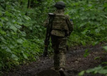 Ucrania afirma que los ataques rusos en Lugansk continúan a pesar del alto el fuego