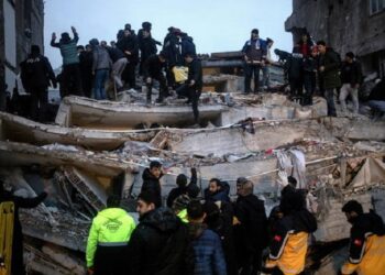 Desastre en Siria y Turquía, con gritos de sobrevivientes