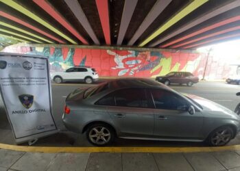 Tres detenidos en Liniers por circular con auto robado por la General Paz