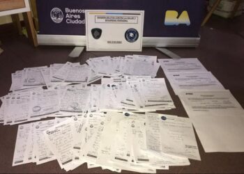 Cayó neurocirujana que ofrecía certificados médicos por Internet