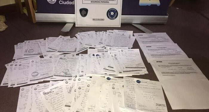 Cayó neurocirujana que ofrecía certificados médicos por Internet