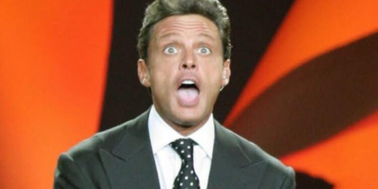 Acusan a Luis Miguel de no pagar alimentos a sus hijos