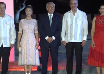 El Presidente llegó a República Dominicana y participa de la Cumbre Iberoamericana