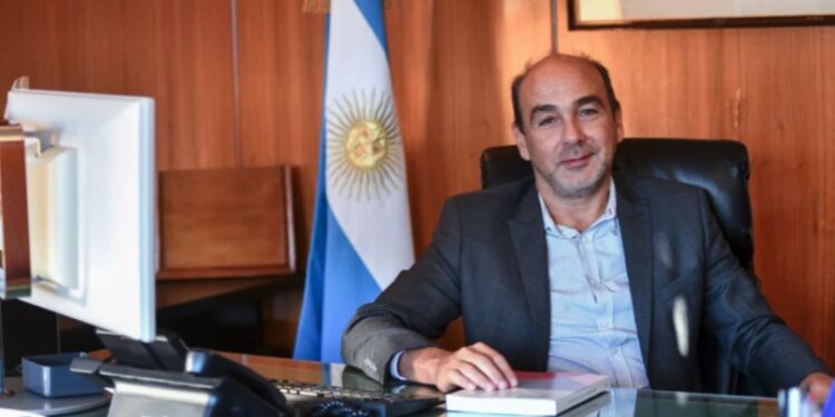 El Tesoro en Argentina consiguió cubrir los vencimientos de la deuda y obtuvo financiamiento neto por casi 50 mil millones