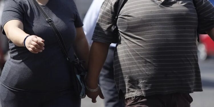 Jugarse la vida para adelgazar: botulismo y más riesgos del turismo sanitario