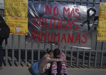 México: migrantes se quedaron encerrados en incendio mortal