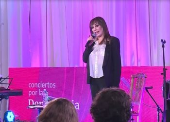 Adriana Varela cerró el Ciclo de Conciertos por la Democracia en la quinta de Olivos
