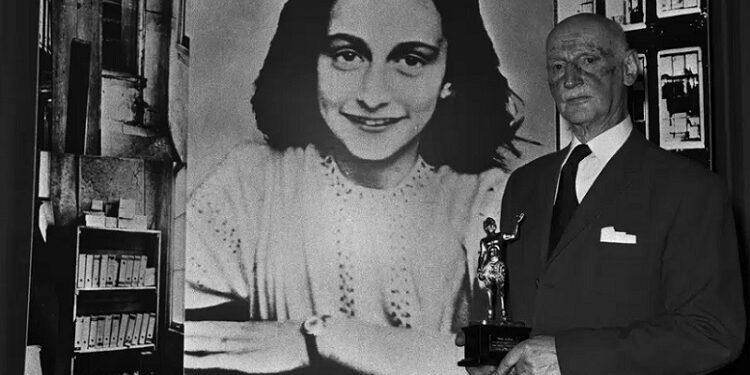 Escuela de Florida retira libro ilustrado de Ana Frank