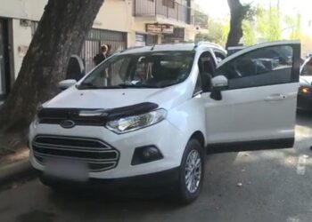 Detienen a dos ladrones tras salidera en Chacarita y recuperan dinero y camioneta robados