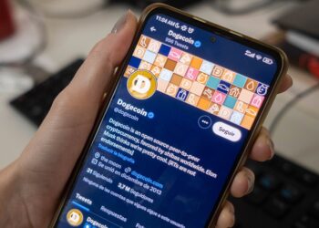 El síndrome de  FOMO «Presos del celular»