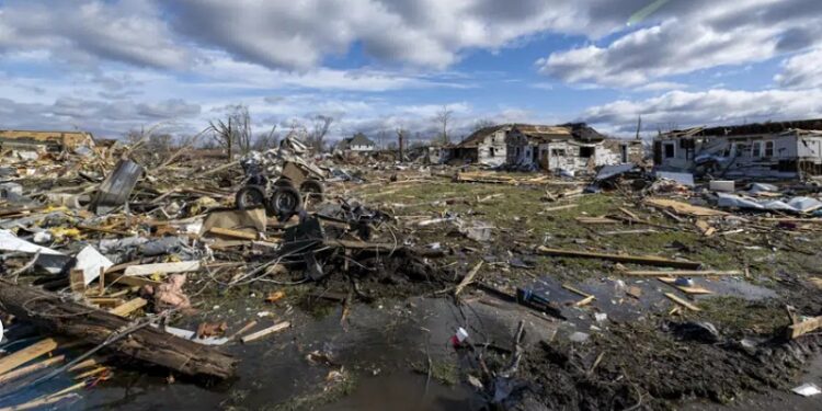 Al menos 21 muertos tras tornados en medio oeste y sur de EE.UU.