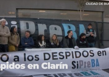 Trabajadores de Clarín exigen reincorporación de despedidos y que empresa acate conciliación