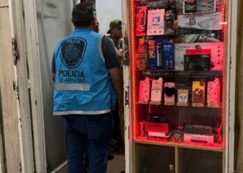 Golpe al Rey del Iphone: incautan 137 celulares robados y recuperan documentos sustraídos tras seis allanamientos