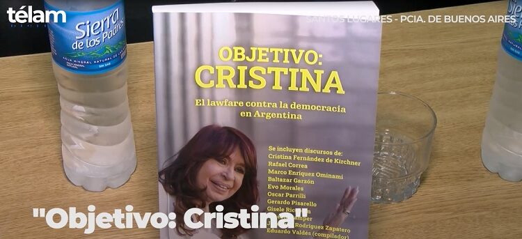 Dirigentes del FdT presentaron libro sobre Cristina Kirchner y pidieron por su postulación